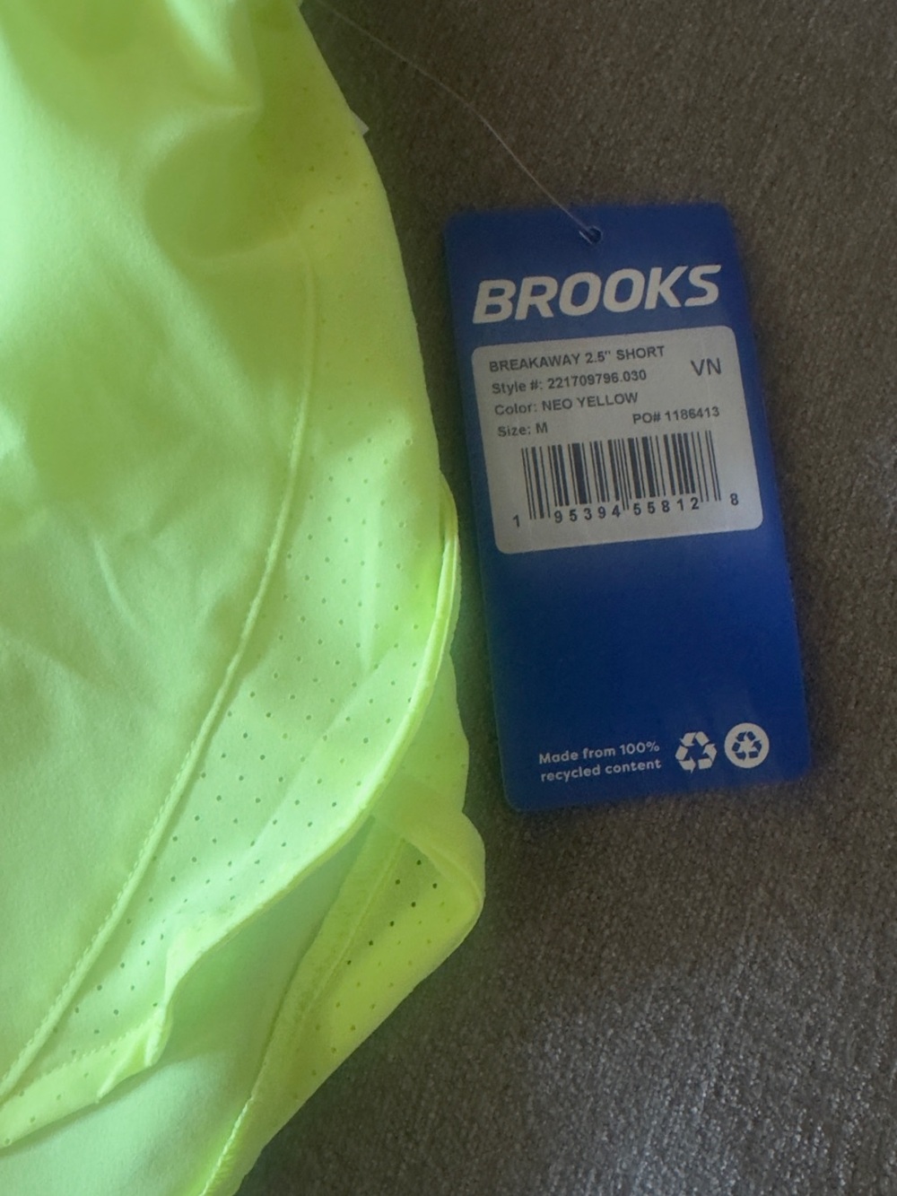 Brooks Women's Breakaway 2.5" Shorts size M NWT - Picture 8 of 9